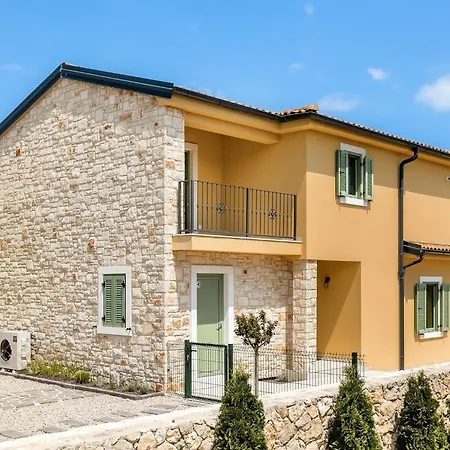 Pinaza A * فربنيك