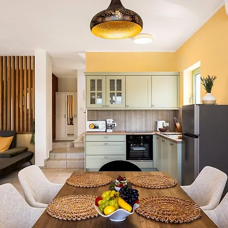 Pinaza A فربنيك