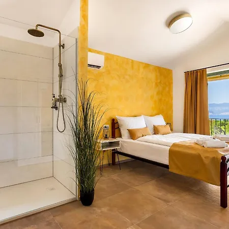 Pinaza A فربنيك